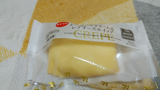 「セブン-イレブン もっちりクレープ レアチーズクリーム＆レアチーズホイップ 袋1個」のクチコミ画像 by やっぺさん