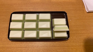 「森永製菓 白いダース 香るマスカット 箱12粒」のクチコミ画像 by モモンガ777さん