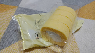 「イーストナイン ふんわりロール ミルク味 4個」のクチコミ画像 by やっぺさん