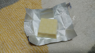 「チロル チロルチョコ クリームチーズチョコ 1個」のクチコミ画像 by やっぺさん