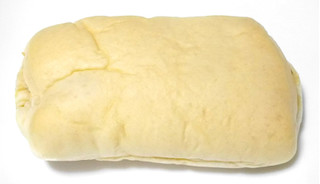 「第一パン サラダチキンパン シーザーサラダ風味 袋1個」のクチコミ画像 by つなさん