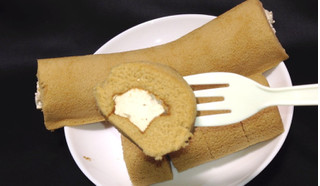 「ローソンストア100 切れてるロールケーキ メープルバター風味 5枚」のクチコミ画像 by nya-koさん