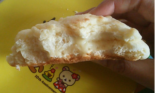 「第一パン ホワイトチョコメロンパン 袋1個」のクチコミ画像 by にゃあこさん