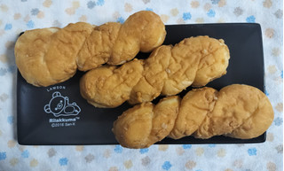 「セブン-イレブン キャラメルチョコがけツイストドーナツ 3個」のクチコミ画像 by ゆるりむさん