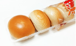 「ヤマザキ 薄皮 ローストアーモンドクリームパン 袋4個」のクチコミ画像 by つなさん