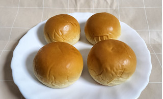 「ヤマザキ 薄皮 塩キャラメルクリームパン 袋4個」のクチコミ画像 by ゆるりむさん