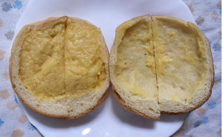 「セブン＆アイ セブンプレミアム なめらかカスタードのクリームパン」のクチコミ画像 by ゆるりむさん