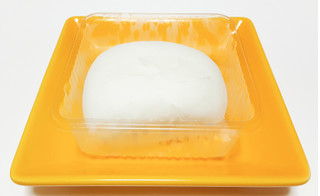 「ヤマザキ 至福の生大福 練乳ソース＆あずきホイップ 袋1個」のクチコミ画像 by つなさん