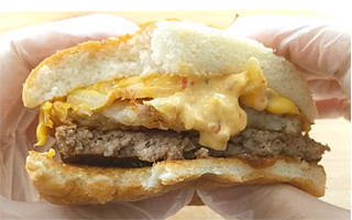 「マクドナルド にんにく ザク切りポテト肉厚ビーフ」のクチコミ画像 by くまプップさん