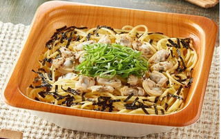 今週新発売のコンビニパスタまとめ！『１食分の野菜が摂れるチキン南蛮のパスタサラダ』、『海鮮醤油バターパスタ　エビ・帆立・あさり』など♪