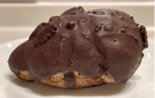 「ファミリーマート ファミマルSweets ブラックサンダー チョコクッキーエクレア」のクチコミ画像 by パン太郎さん