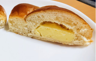 「ファミリーマート ファミマルBakery 肉球みたいなパン ミルククリーム」のクチコミ画像 by はるなつひさん