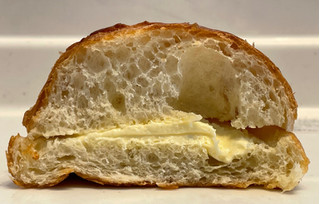 「ヤマザキ おいしさ宣言 塩バターブールパン ミルククリーム 1個」のクチコミ画像 by パン太郎さん
