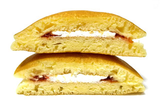 「Pasco 3種のベリー＆レアチーズパンケーキ 袋1個」のクチコミ画像 by つなさん