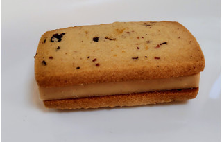 「カルディ チョコレートサンドクッキー ホリデースパイス 袋1個」のクチコミ画像 by はるなつひさん