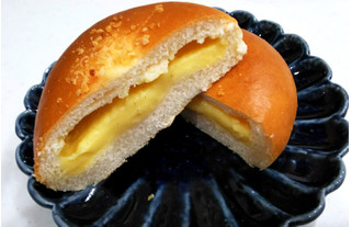「セブンプレミアム 釜炊きカスタードのクリームパン 袋1個」のクチコミ画像 by rikichiさん