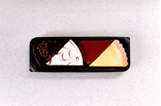 「ドンレミー 4種のケーキアソートチョコ＆チーズ」のクチコミ画像 by むぎっこさん