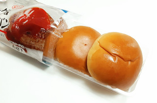 「ヤマザキ 薄皮 ハンバーグ＆ケチャップパン 袋4個」のクチコミ画像 by つなさん