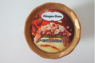 「ハーゲンダッツ デコレーションズ アーモンドキャラメルクッキー カップ88ml」のクチコミ画像 by キックンさん