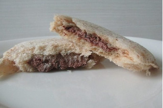 「ヤマザキ ランチパック クランチ入りチョコレート 全粒粉入りパン 袋2個」のクチコミ画像 by キックンさん