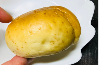 「ファミリーマート 焼きパオズ 包子クワトロチーズ」のクチコミ画像 by シナもンさん