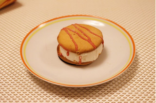 「ロッテ SWEETS SQUARE ふわっとやわらかな苺のアイスケーキ 袋65ml」のクチコミ画像 by Yulikaさん
