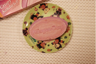 「ハーゲンダッツ クリスピーサンド 紫イモのタルトレット 箱60ml」のクチコミ画像 by Yulikaさん
