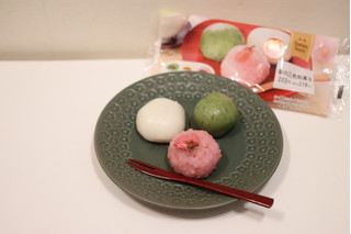「ファミリーマート 春の三色和菓子」のクチコミ画像 by Yulikaさん