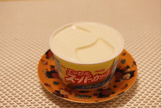「明治 エッセル スーパーカップ レアチーズケーキ カップ200ml」のクチコミ画像 by Yulikaさん