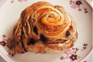 「ヤマザキ BAKE ONE もっちパン チョコ＆チョコチップ 袋4個」のクチコミ画像 by ruccuさん