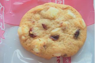 「ミスターイトウ アメリカンソフトクッキー フルーツ＆ナッツ 袋6枚」のクチコミ画像 by ruccuさん