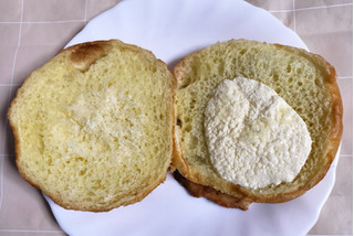「ヤマザキ バターミルククリームサンド 袋1個」のクチコミ画像 by ゆるりむさん