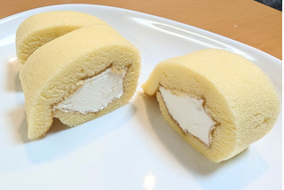 「ヤマザキ 喫茶気分 切れてるロールケーキ ホイップ 3枚」のクチコミ画像 by はるなつひさん