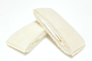 「ヤマザキ ランチパック ドイツ産岩塩入りマロンあん＆ホイップ」のクチコミ画像 by つなさん