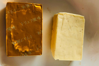 「セブンプレミアム ベビーチーズ トリュフ風味 袋60g」のクチコミ画像 by シナもンさん