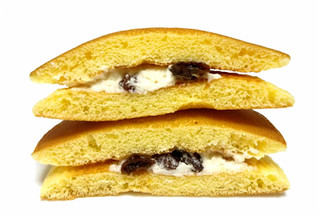 「Pasco ラムレーズンクリームパンケーキ 袋2個」のクチコミ画像 by つなさん