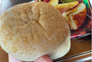 「第一パン もっちり仕立てのスモークチーズパン」のクチコミ画像 by 甘党の桜木さん