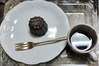 「ローソン Uchi Cafe’ × GODIVA ショコラカヌレ」のクチコミ画像 by BitterSweetさん