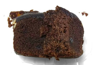 「フジパン ちっちゃいパウンドケーキ チョコ 袋4個」のクチコミ画像 by つなさん
