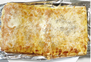 「シャトレーゼ オーブンでそのまま焼けるPizza しらす明太チーズ 196g」のクチコミ画像 by コーンスナック好きさん