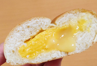 「第一パン 安納芋とろけるクリームパン」のクチコミ画像 by はるなつひさん