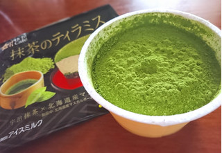 「ローソン Uchi Cafe’ SWEETS 抹茶のティラミス」のクチコミ画像 by さくら水さん