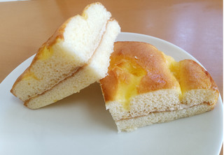 「ヤマザキ 3種のチーズのケーキ メープルクリーム 袋1個」のクチコミ画像 by はるなつひさん