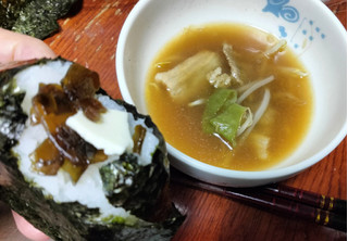 「まいばすけっと 有明海産海苔使用 おにぎりツナマヨネーズ」のクチコミ画像 by おうちーママさん
