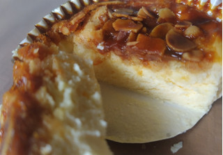 「ファミリーマート 窯焼きチーズケーキ デンマーク産クリームチーズ使用」のクチコミ画像 by 毎日が調整日さん