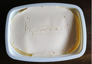 「トップバリュ ベストプライス バターミルク配合 テーブルソフト ファットスプレッド カップ320g」のクチコミ画像 by もぐりーさん