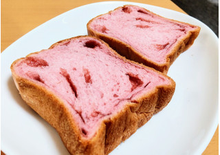 「セブン＆アイ セブンプレミアム いちご食パン 2枚」のクチコミ画像 by はるなつひさん