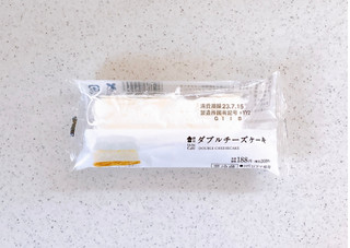 「ローソン Uchi Cafe’ ダブルチーズケーキ」のクチコミ画像 by むぎっこさん