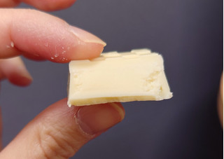 「チロル チロルチョコ クリームチーズチョコ 1個」のクチコミ画像 by ももたろこさん