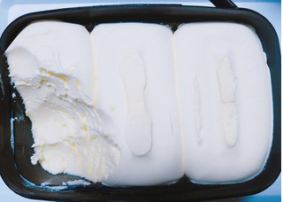 「トップバリュ バニラアイスクリーム パック2L」のクチコミ画像 by nag～ただいま留守にしております～さん